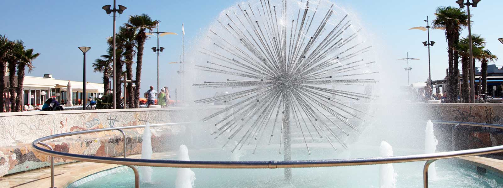 La fontana in fondo a Via della Repubblica